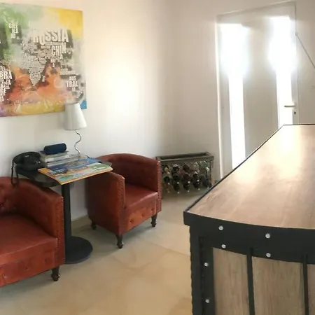 Apartment Apartments A & A Zrnovnica