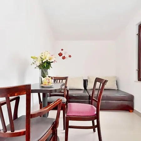 Apartments A & A