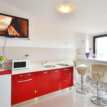 Apartments A & A * Zrnovnica