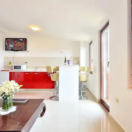 Apartments A & A Apartment Zrnovnica